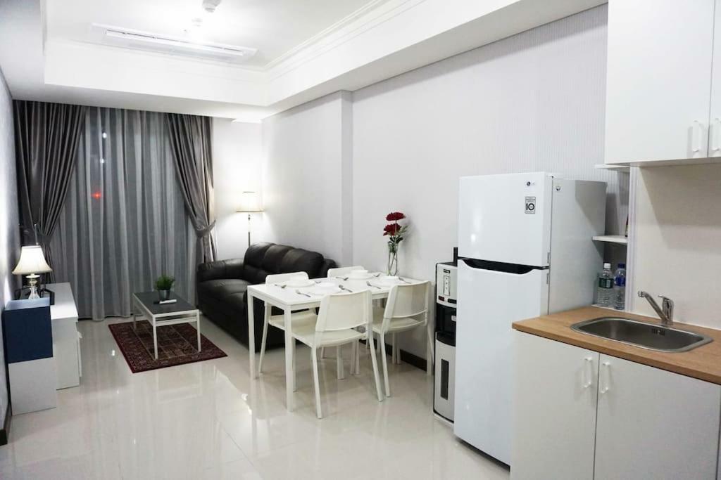 Luxury 2 Bedroom Condo At Casa Grande Residence - Kasablanka Mall Jakarta Exteriör bild